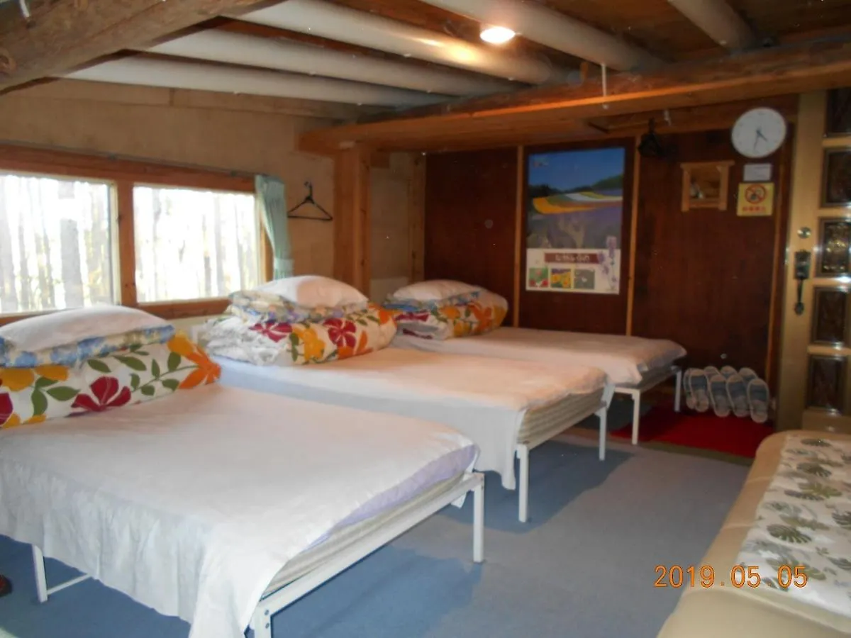 Log Yukari Guest House Furano